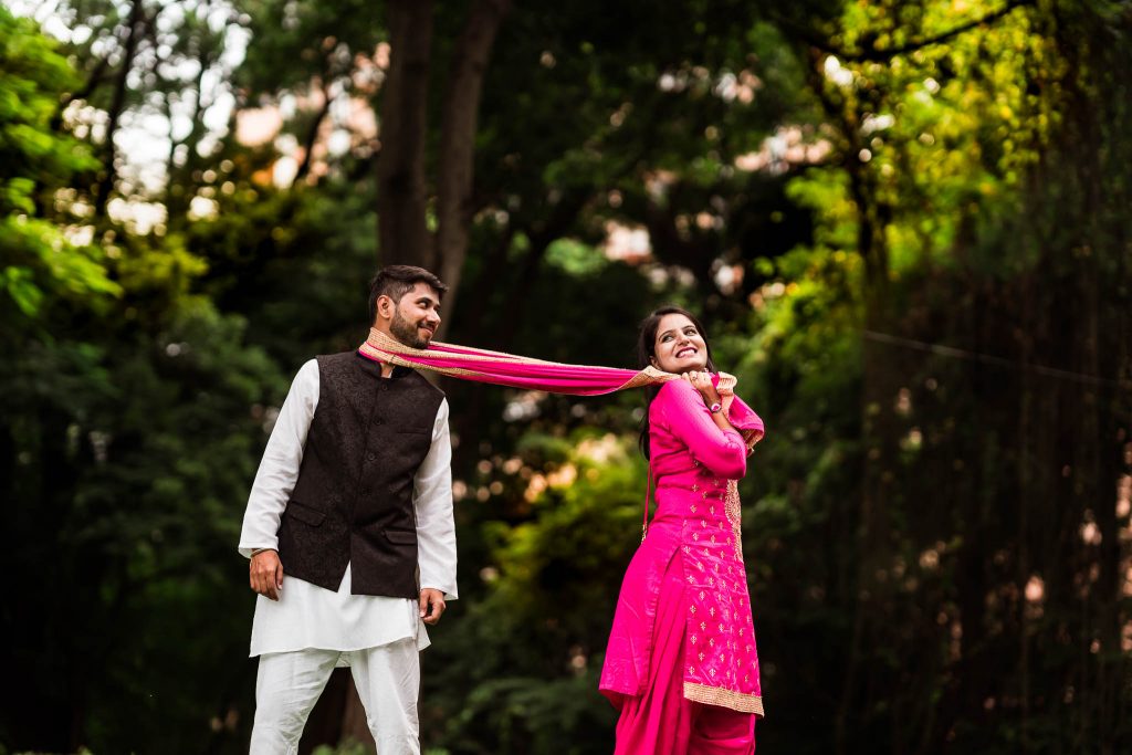 Pre wedding photoshoot idea-poses at Aga khan Palace, Pune, India