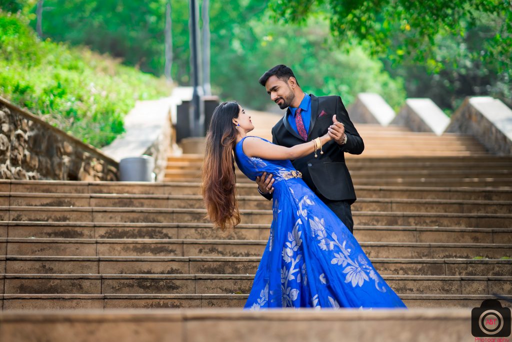 Romantic Poses for pre wedding couple shoot at Lavasa-Pune-India