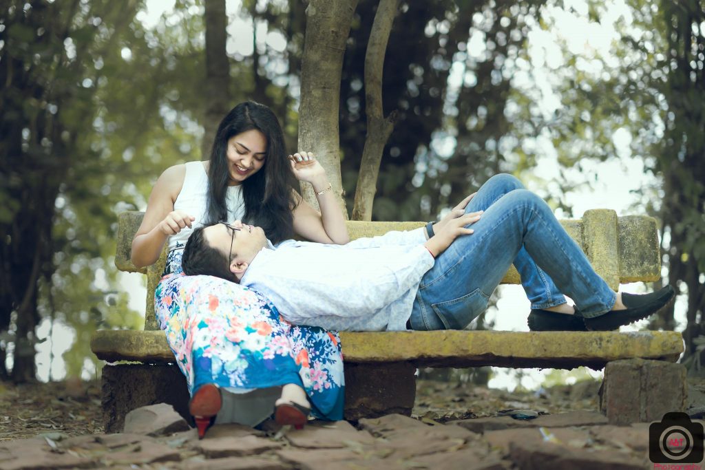 Romantic Pre wedding photoshoot in a Park | Best Prewedding Location in Pune|India