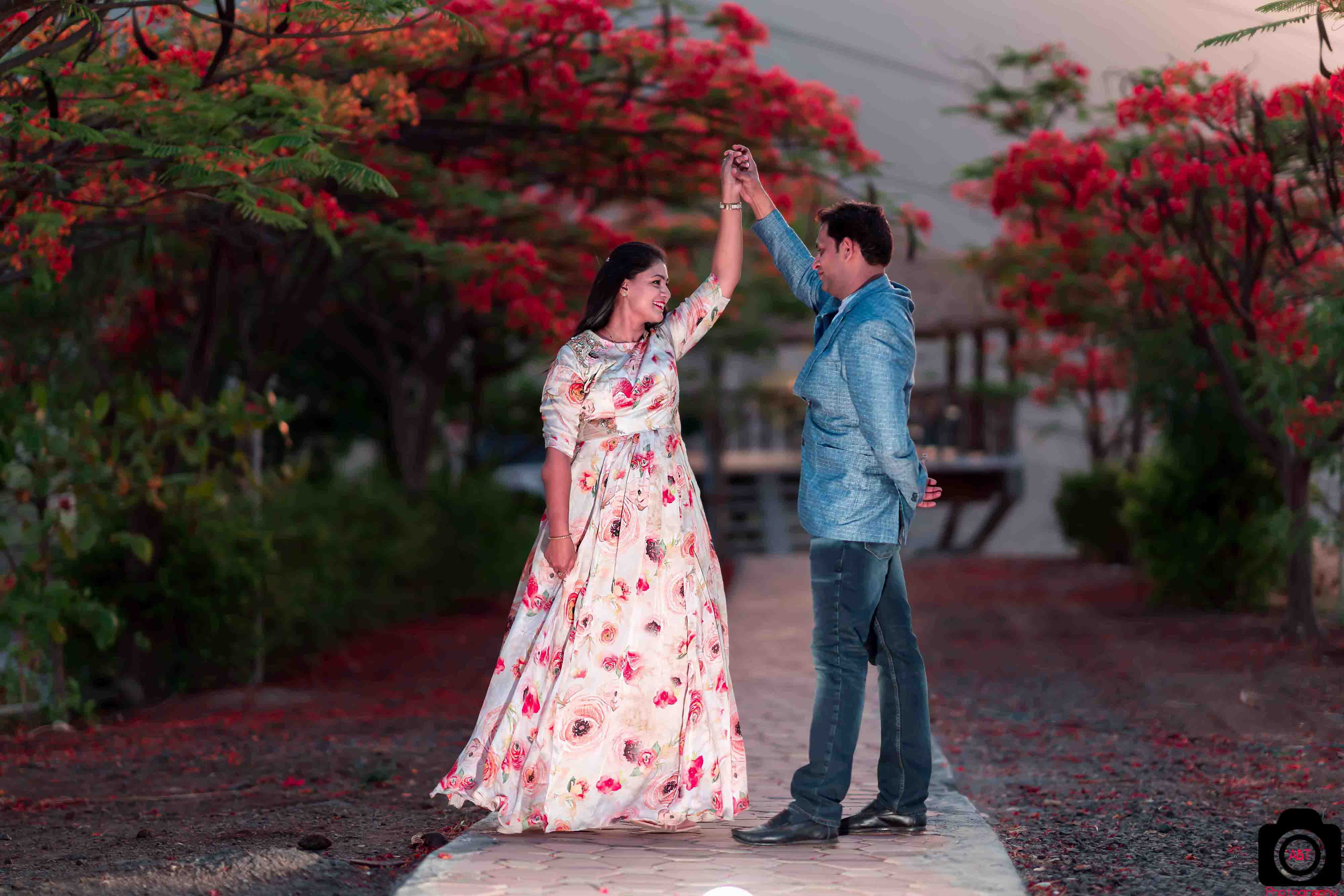 Best Couple Poses for Pre wedding Photoshoot | Pune | India 