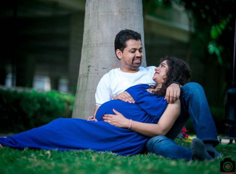 Maternity in Garden| Khushbu bending on her hubby and showing baby bump| Best Maternity Photoshoot in Pune