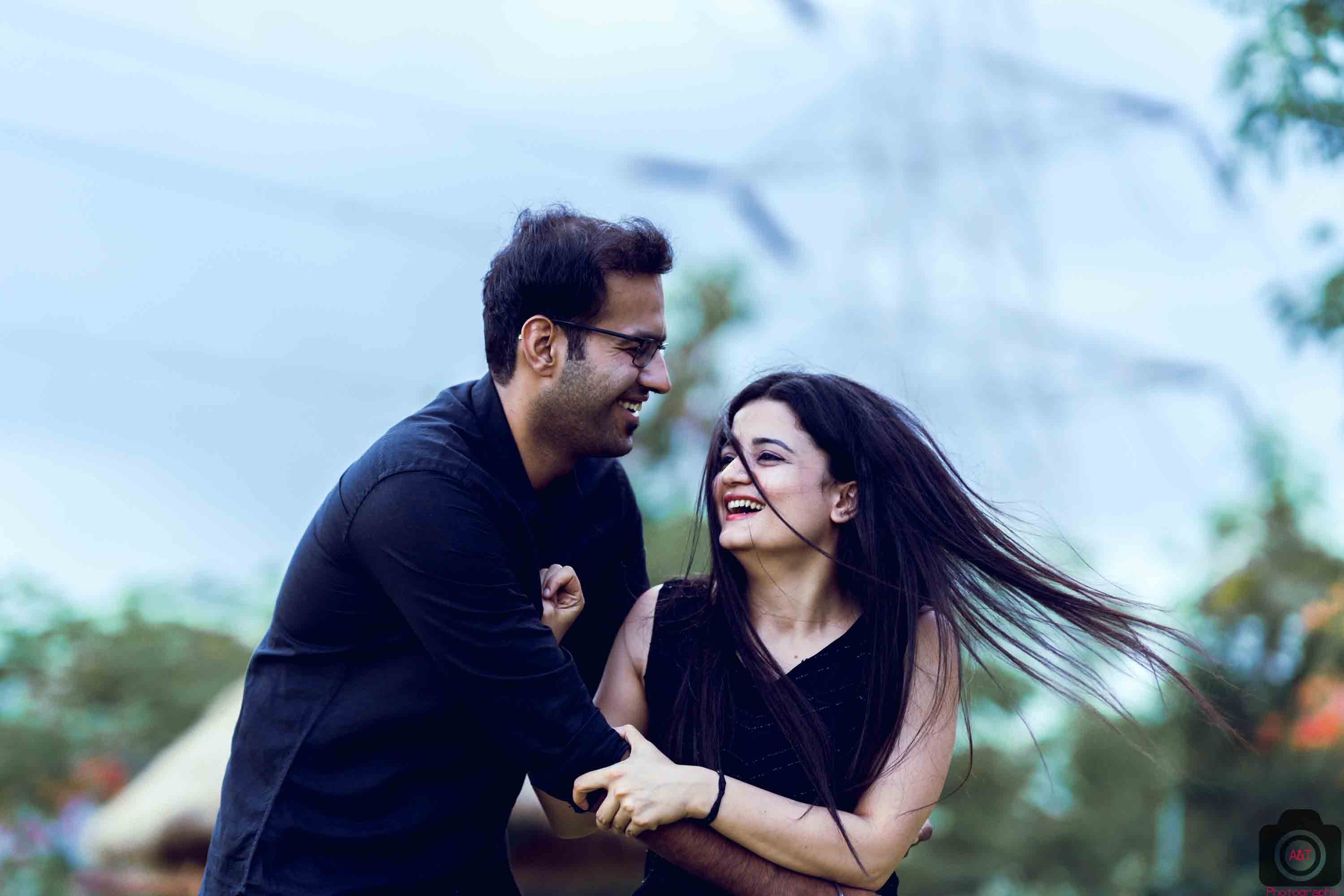 Best Funny Pre-wedding Poses from Shilpa & Pulkkit's Pune Pre-wedding Photoshoot clicked by A&T Photography.