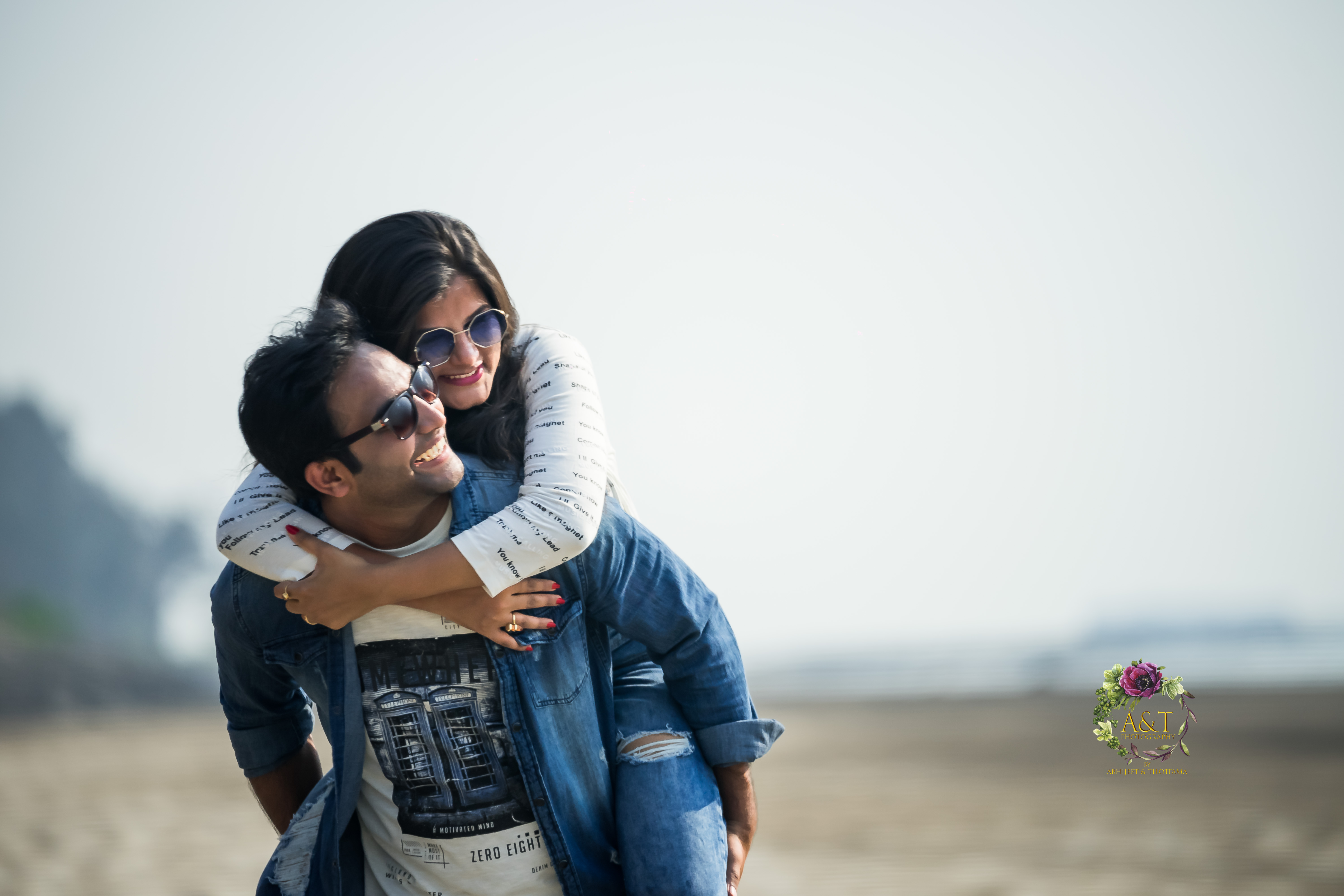 30 best pre-wedding photoshoot poses for beach you must try!