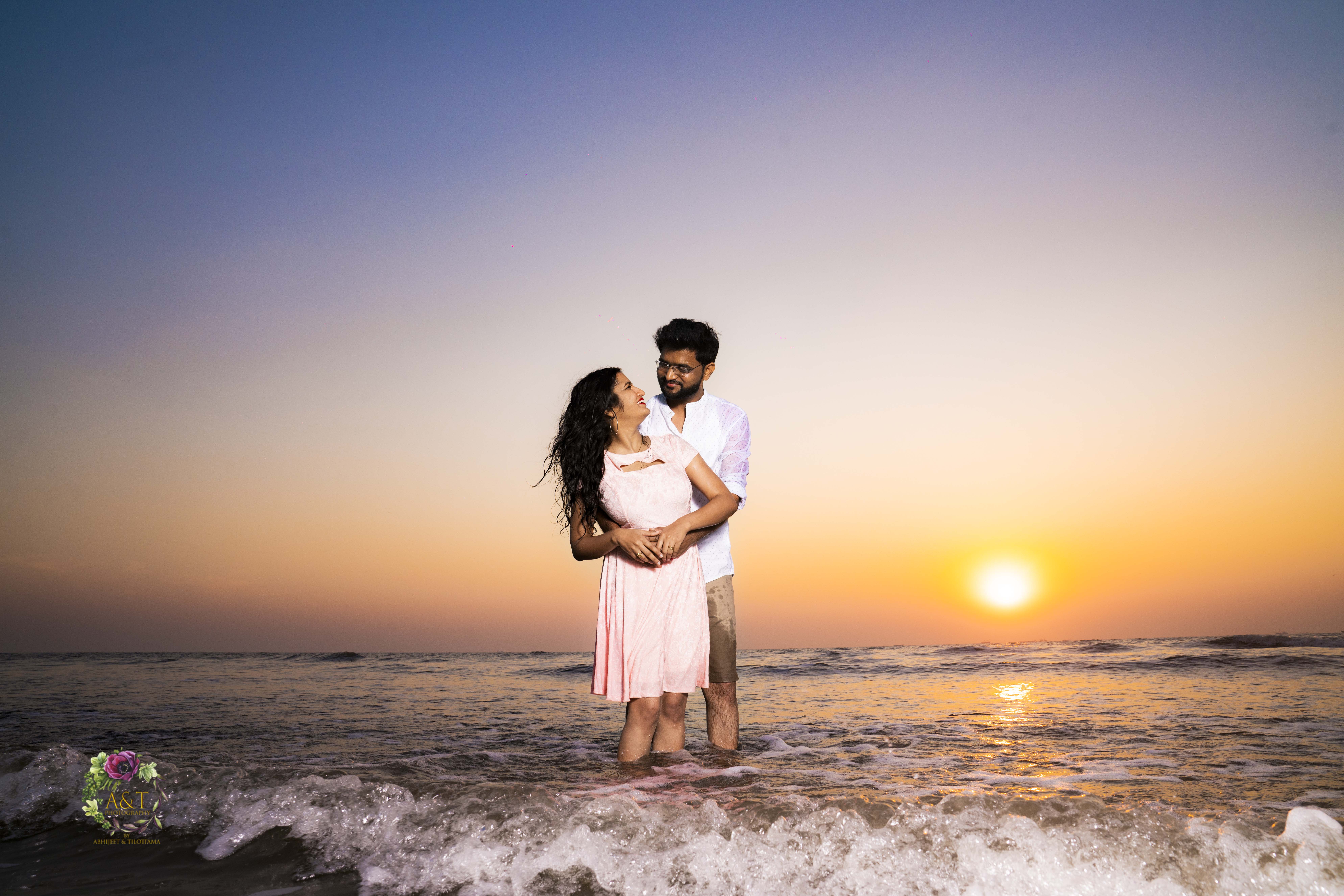 Beach Pre-wedding Ideas from best Pre-wedding Photoshoot of Nayan & Bhushan at Alibag