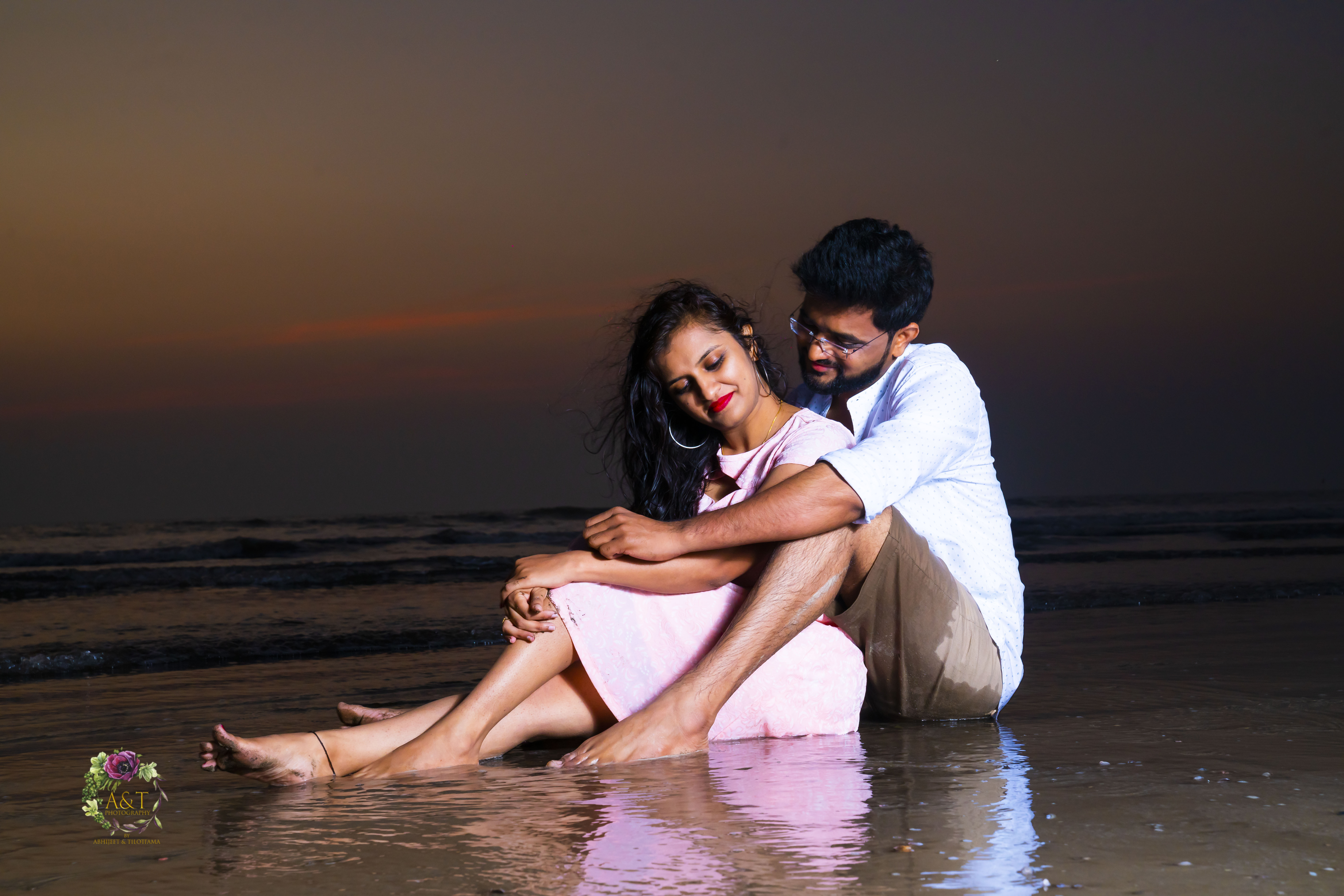 Romantic Pre-wedding Photoshoot Ideas on Beach|Photographer in Pune|Mumbai|India
