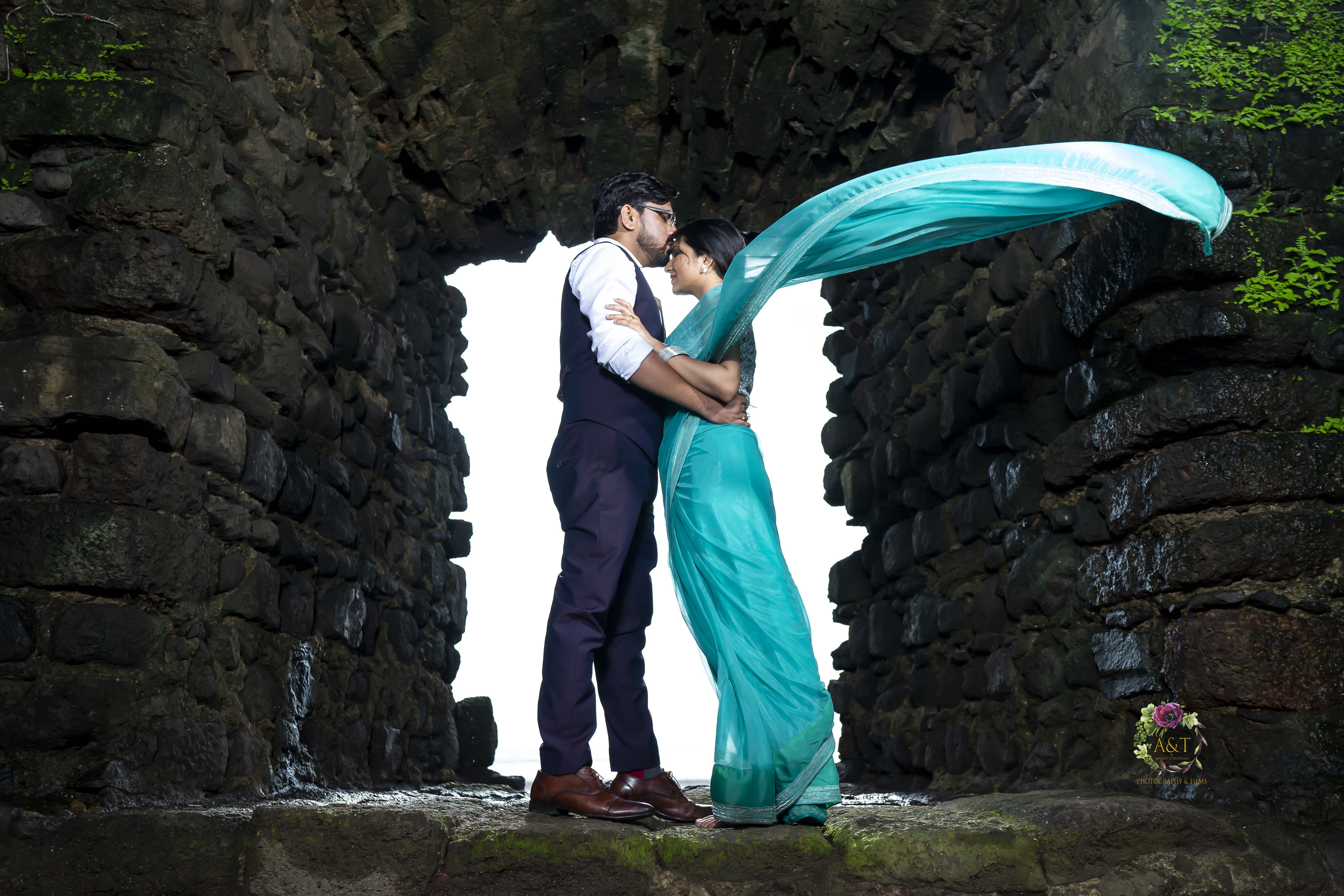 Stunning Costumes for Pre-wedding Photoshoot