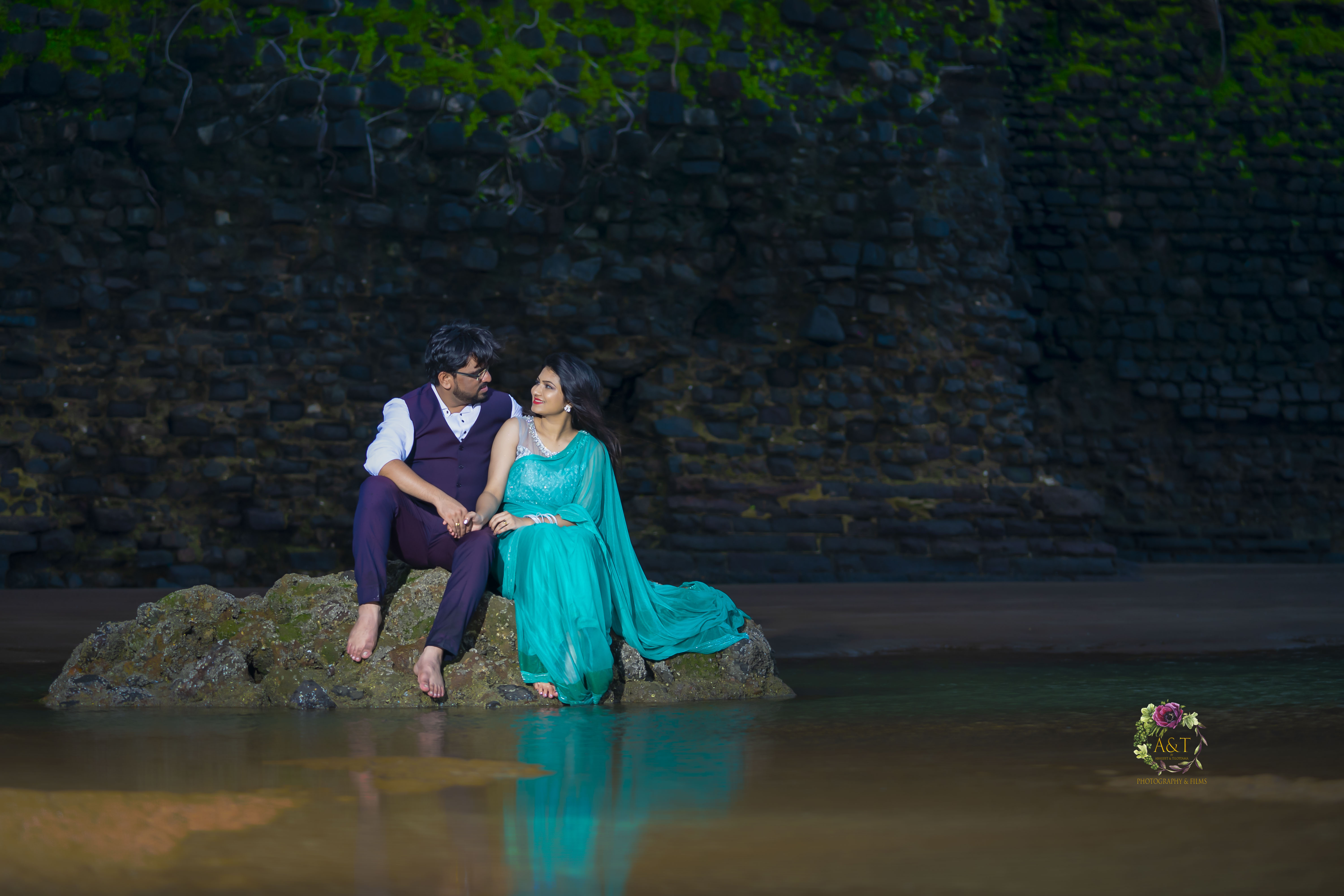 Romantic Prewedding Photos of Dr Rajani and Dr Umesh in Monsoon