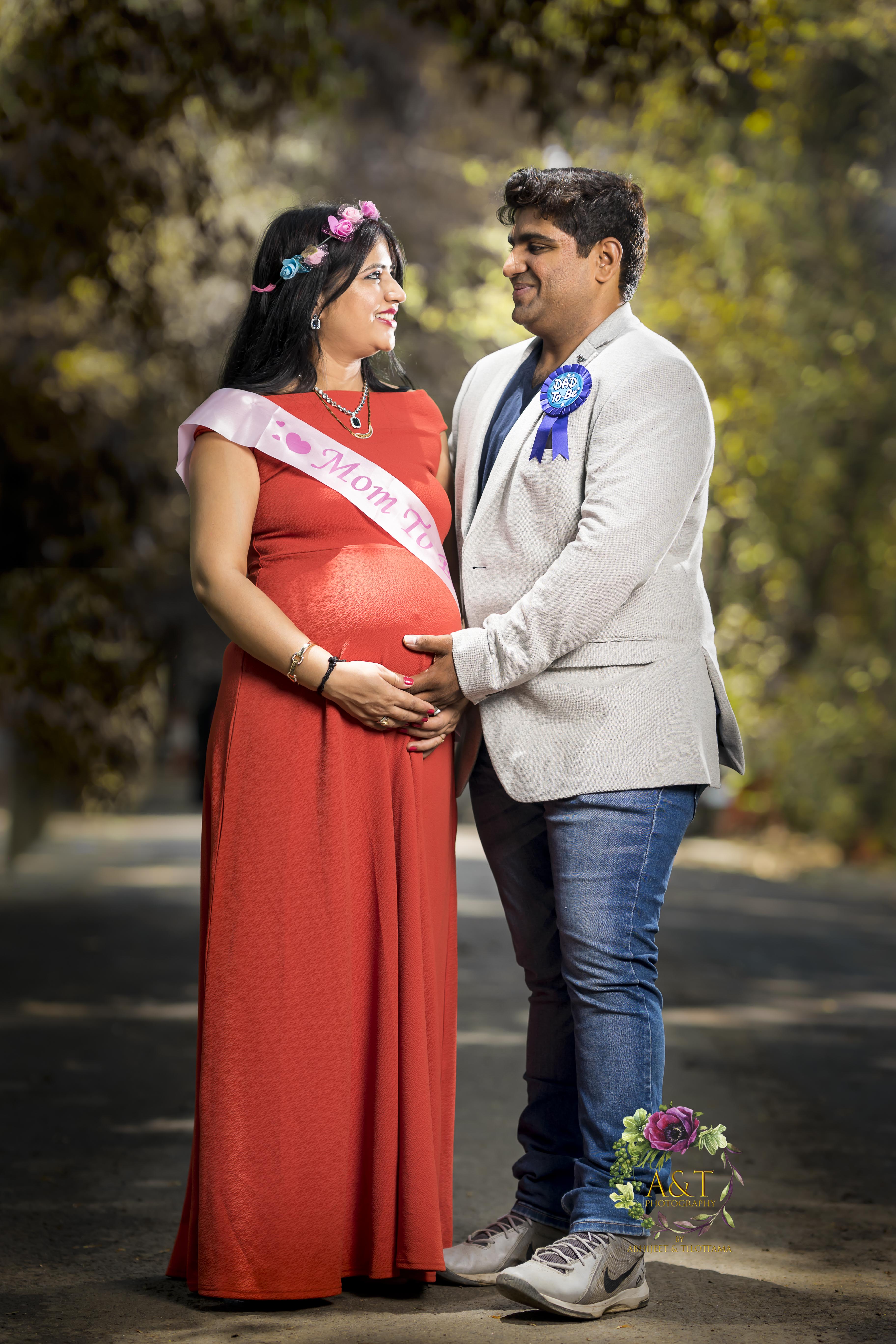 Maternity Photoshoot of Veena in Pune