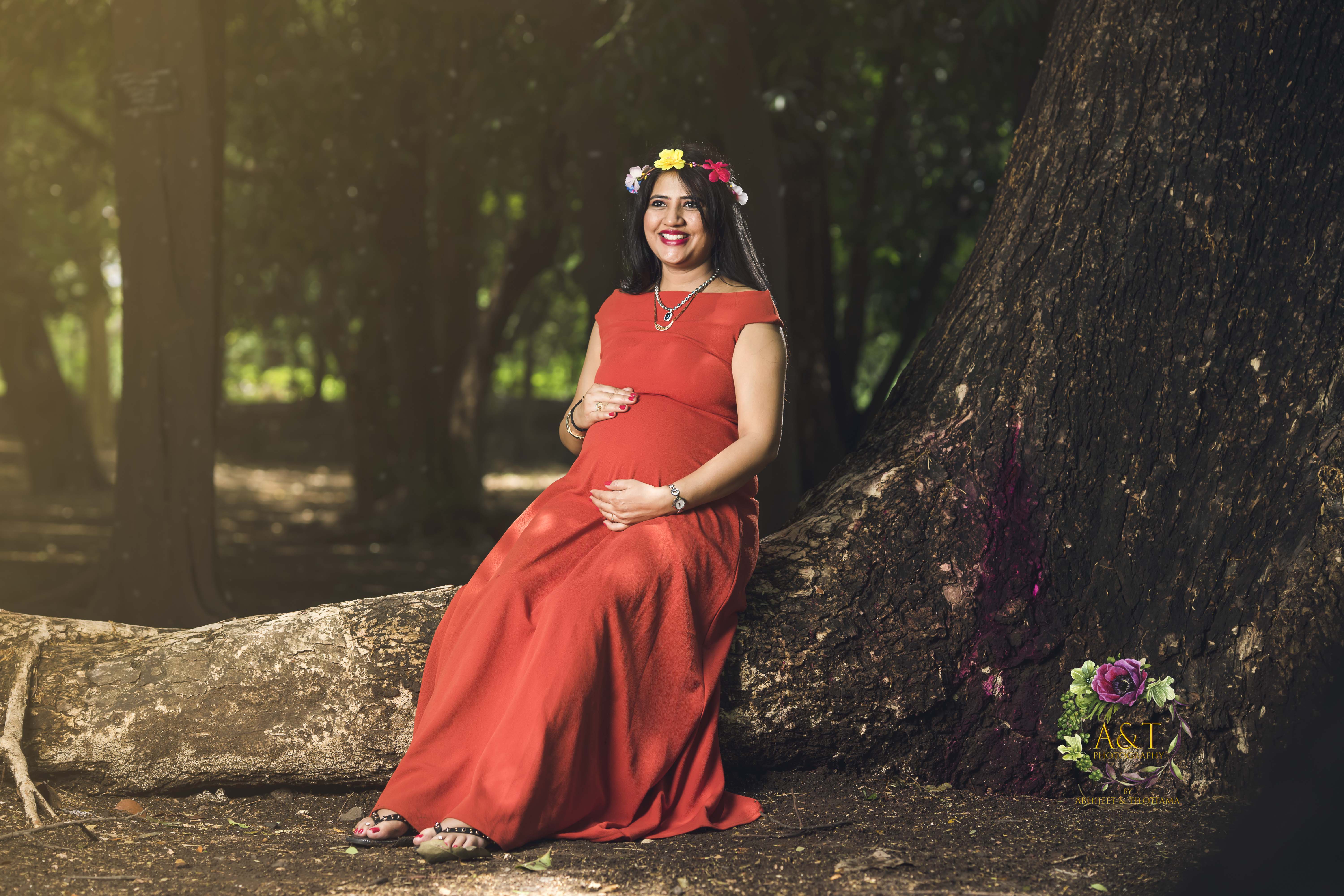 Veena's Maternity Photoshoot by best photographer in Pune
