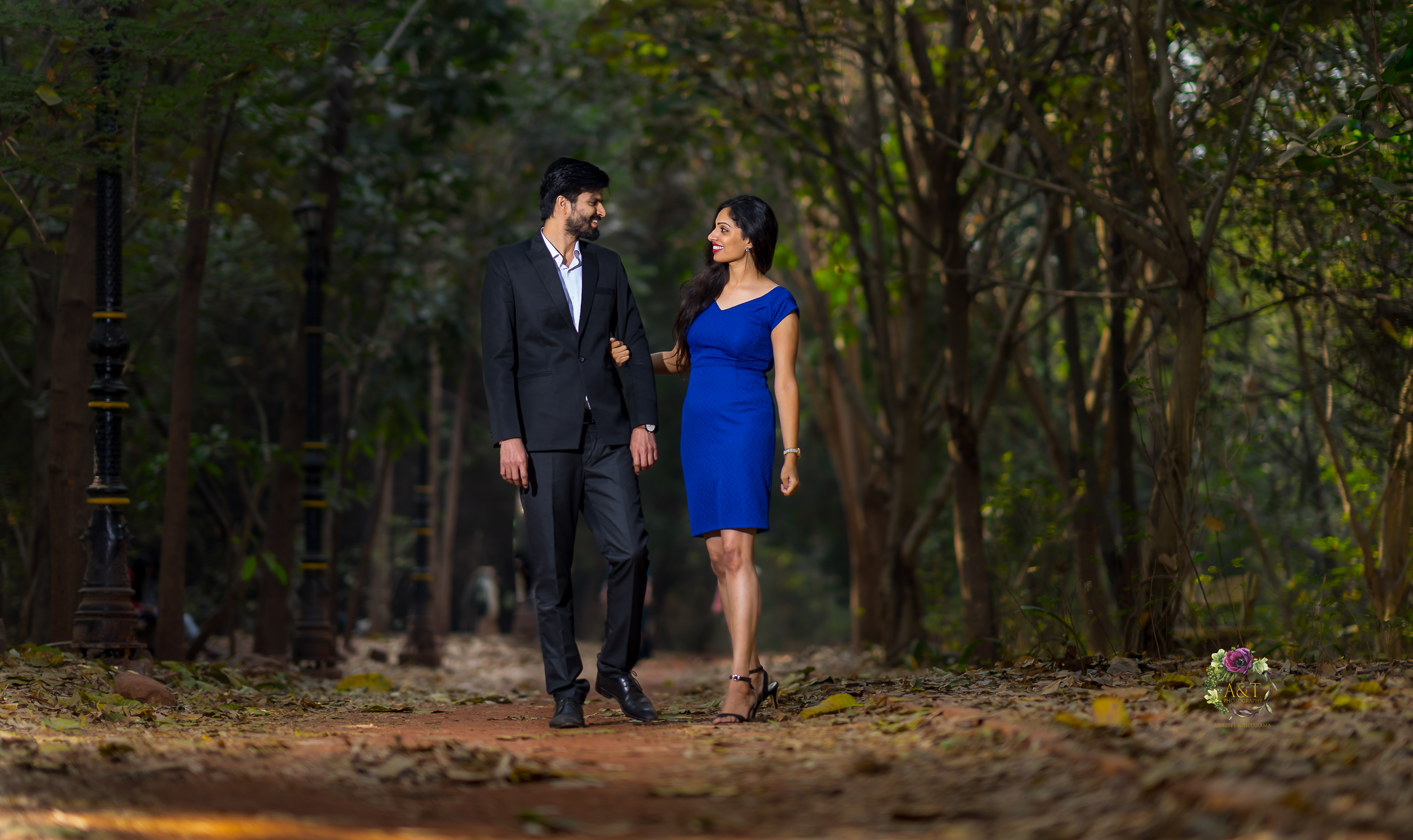 Heena & Vikas Walking on a Pathway for their best pre-wedding photoshoot in Pune