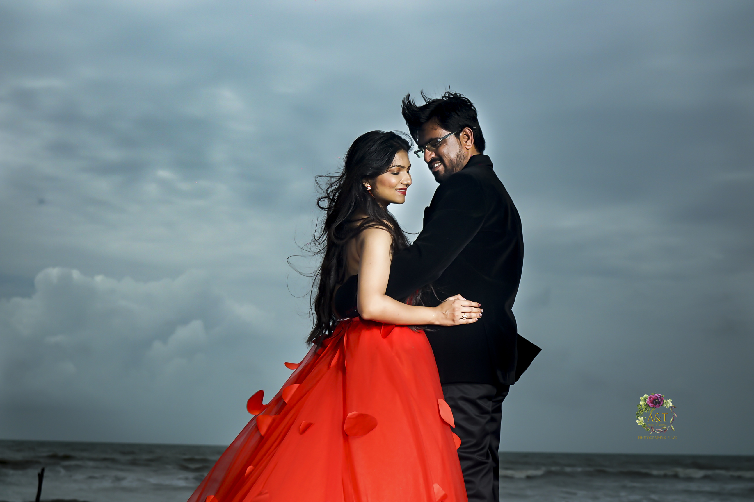 Dreamy Pre-wedding Photoshoot of Rajani & Umesh at Sea Beach by Best Wedding Photographer in Pune
