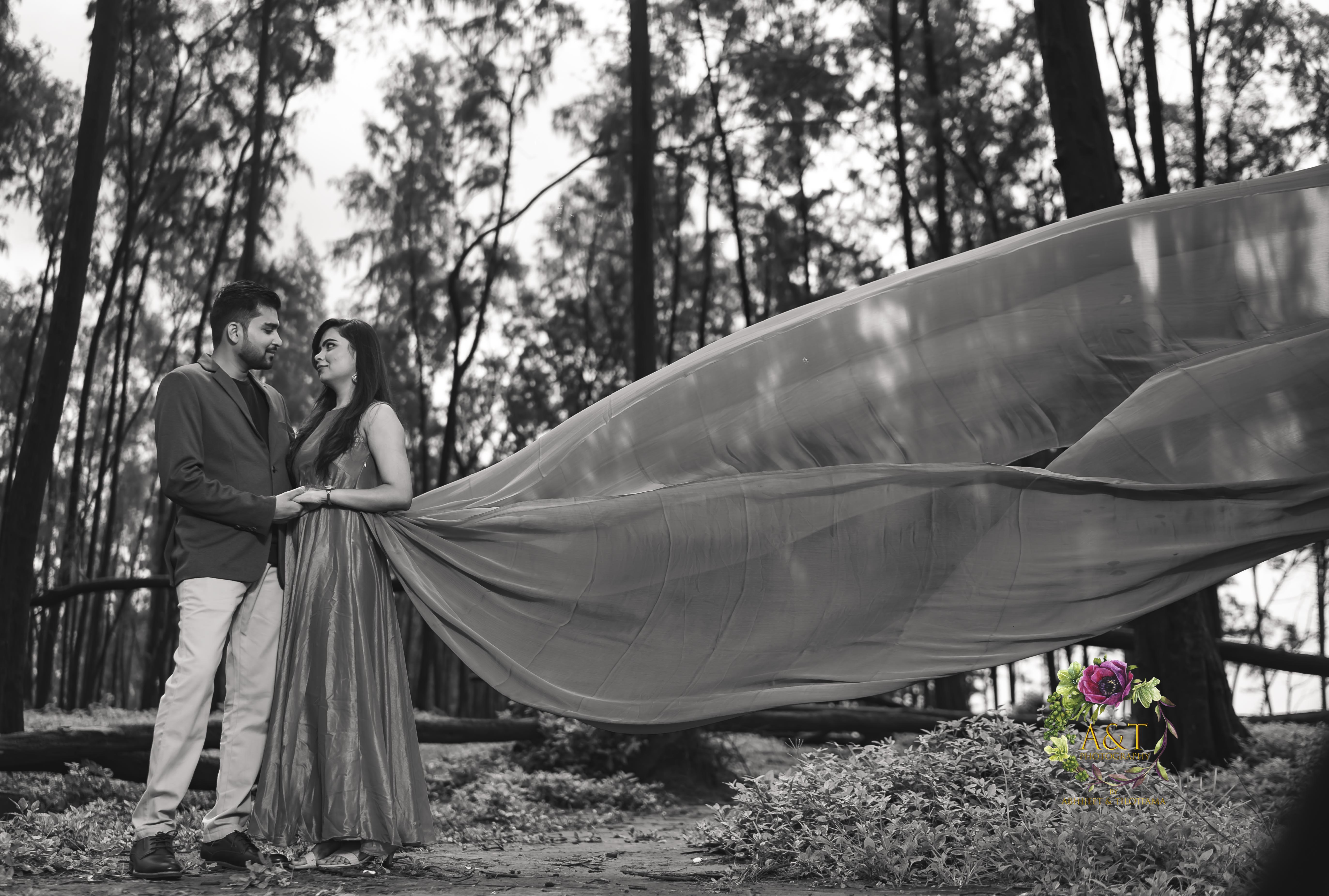 Amazing Black and White Couple Photos from Pre-wedding Photoshoot