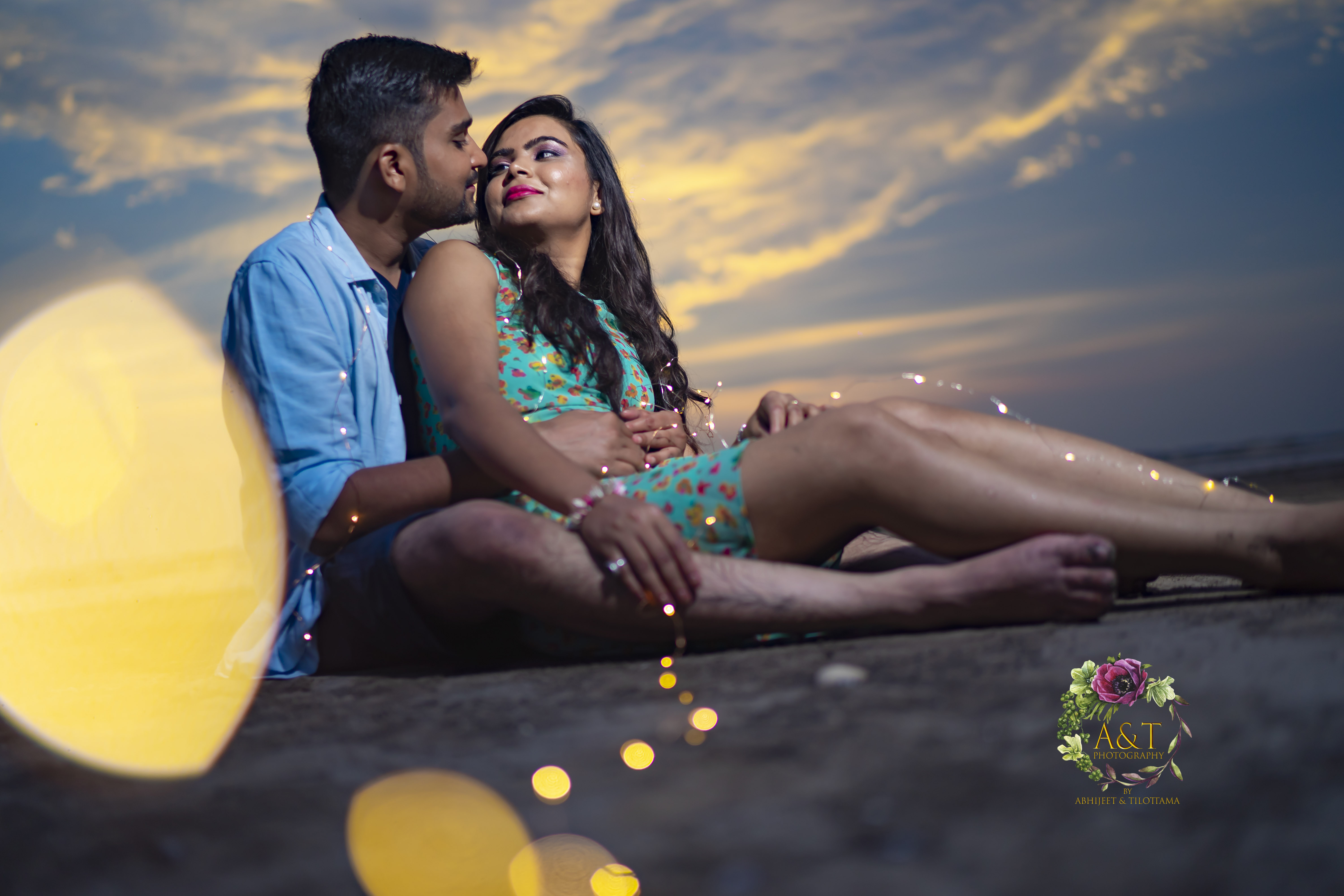 Monil & Vandana's Pre-wedding Photoshoot using fairytail lights at sea beach