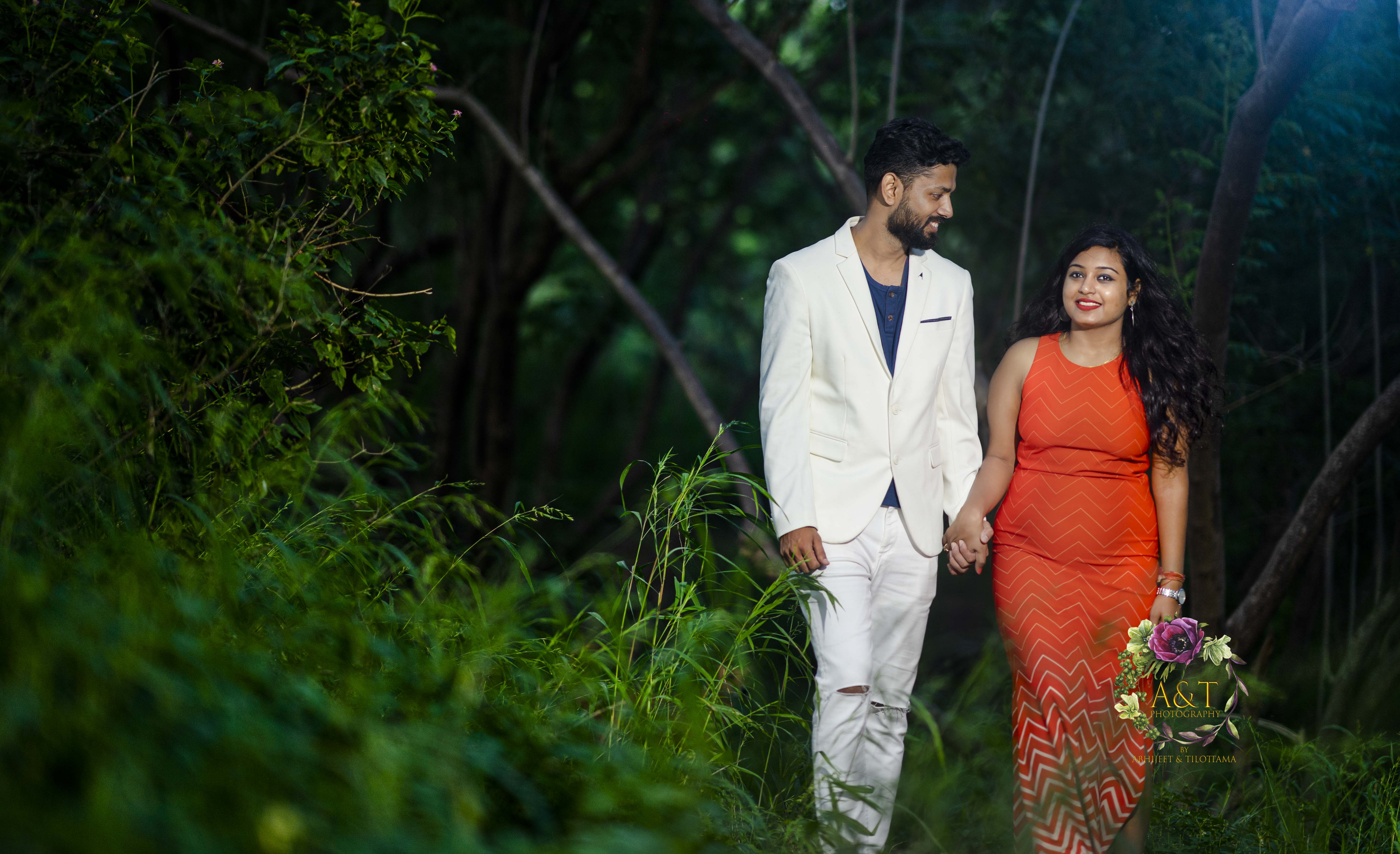 In this Picture We can notice the unbreakable bond of Nibhay & Manisha at their Pre-Wedding Photoshoot in Lonawala.