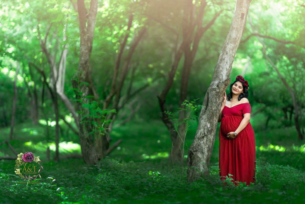 This Picture is expressing how much Anjali was happy during her Maternity Photoshoot.