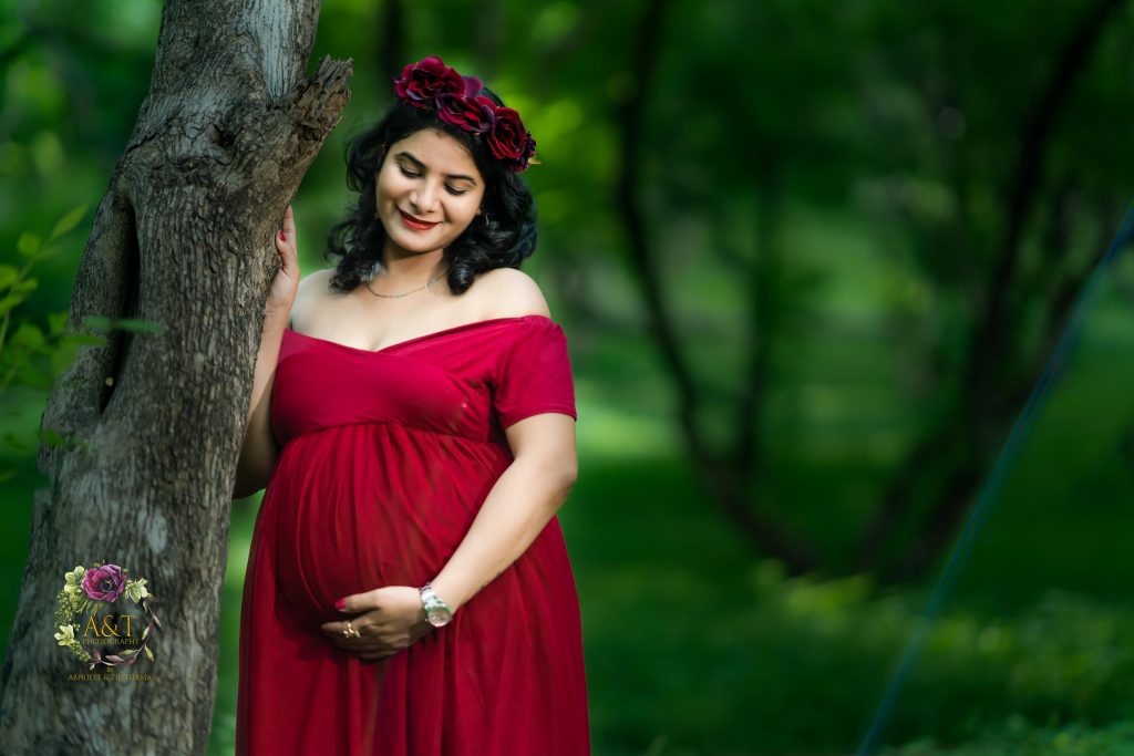The every little place of Pune was eagerly waiting for Anjali's unborn baby at her Maternity Photoshoot.