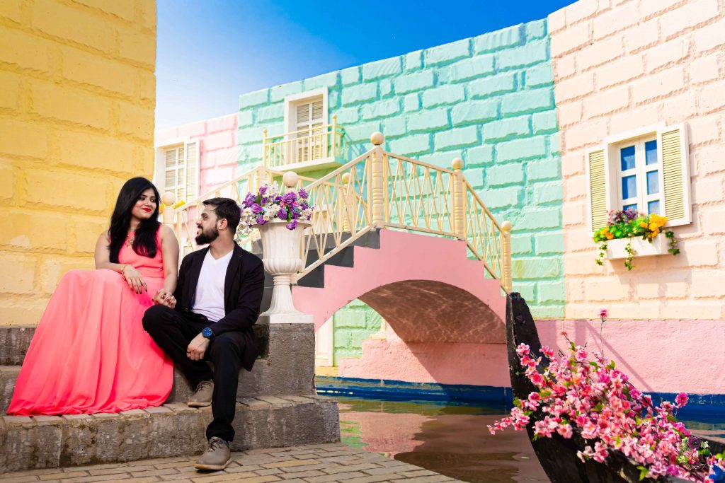 Sujata & Rishikesh were showing their true and unconditional love at their Pre-Wedding Photoshoot in Sets in the city Mumbai.