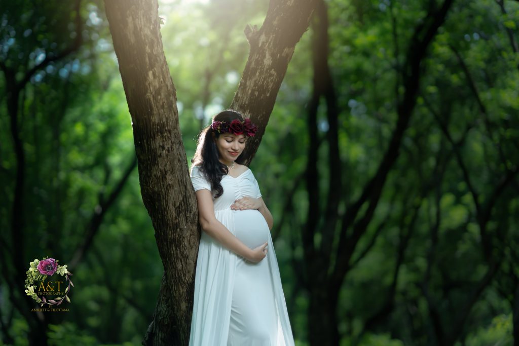 Kartiki was lost in the inner sensations of her baby during her Maternity Photoshoot in Pune.