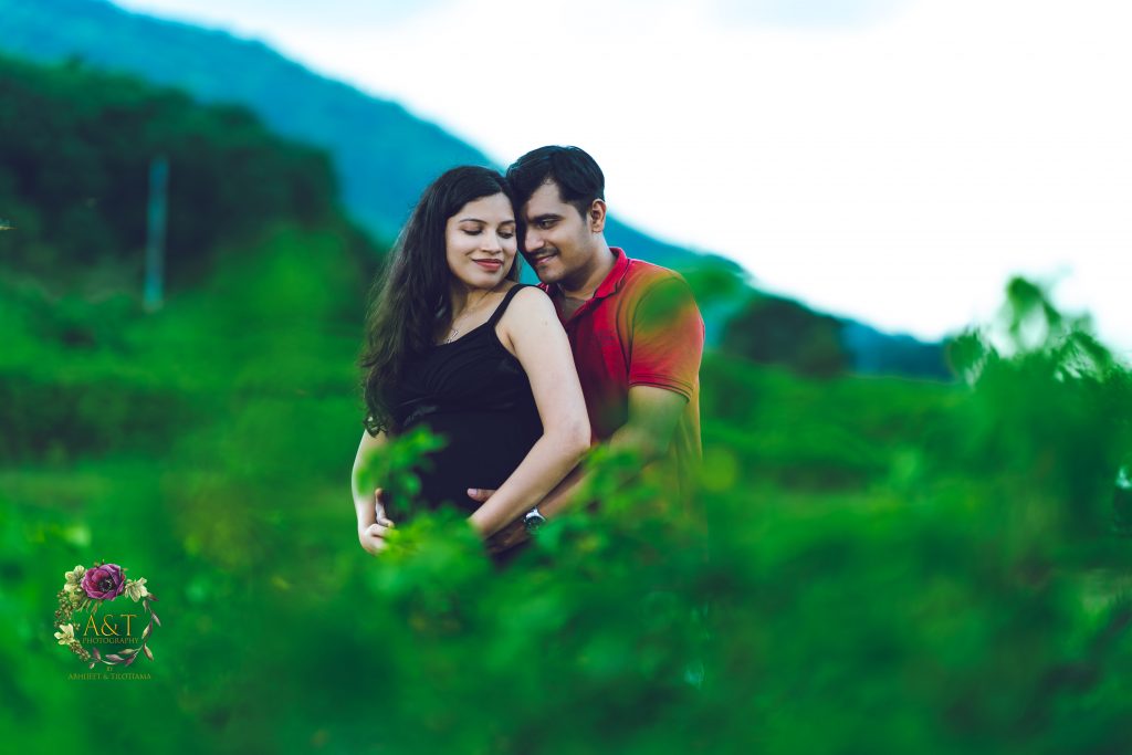 The Greenery of Pune was also welcoming this cherishing moment of their life at the Maternity Photoshoot.