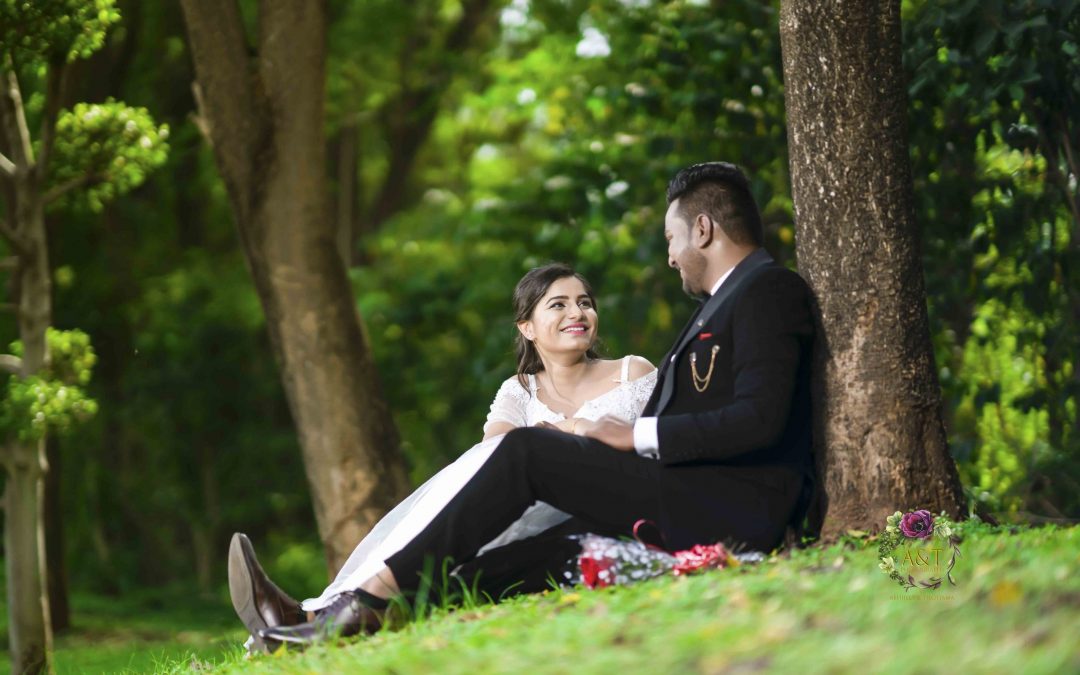 Fascinating Pre-Wedding Photoshoot of Amol and Pranali around the Spontaneous beauty of Pula Deshpande Garden, Pune