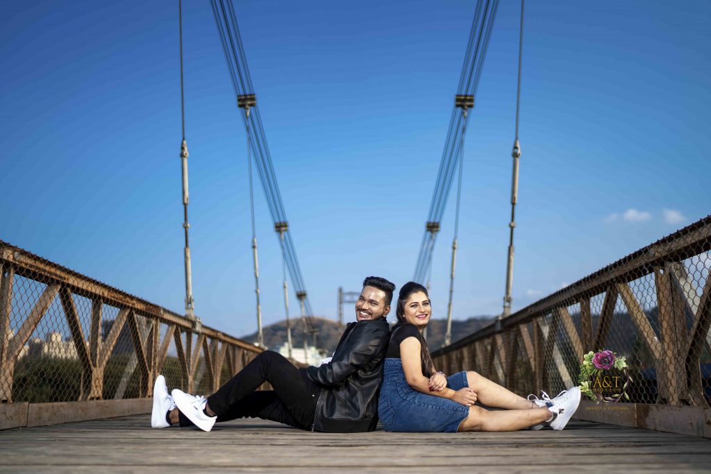 They were looking the best couple when they sat in the center of high bridge at their Pre-Wedding Photoshoot.