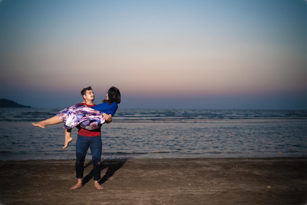 Veronica found the treasure of virtual happiness when Suman lifted her in his arms during their Pre-Wedding Photoshoot. 