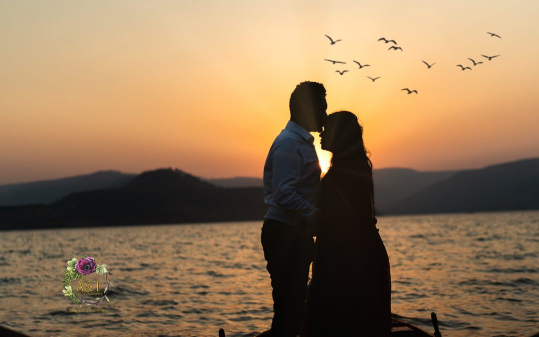 A&T Photography - Akshay & Tanushree - Pre-Wedding Photoshoot in Satara Best Sunset View In Lake Side Boting -9