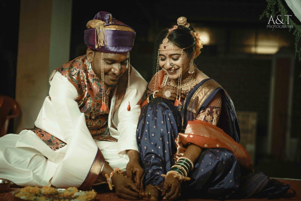 Candid Photograph of Amol & Pranoti from their Maharashtrian Wedding in Pune Captured by Wedding Photographer in Pune