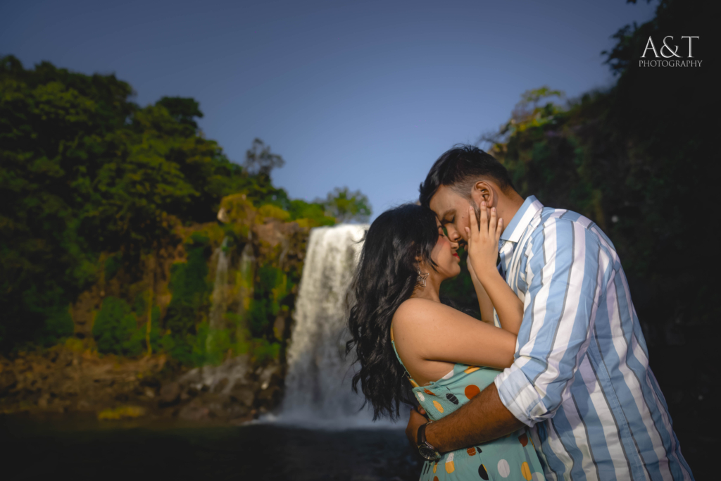 Beautiful Waterfall was amazing backdrop for pre-wedding shoot of Shyam and Aishwarya